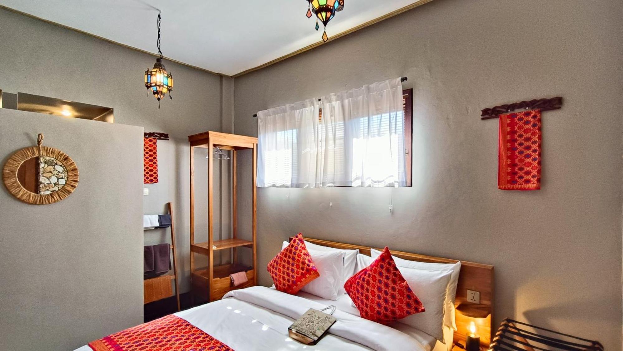 Отель Dalai Tropical Kuta  Экстерьер фото