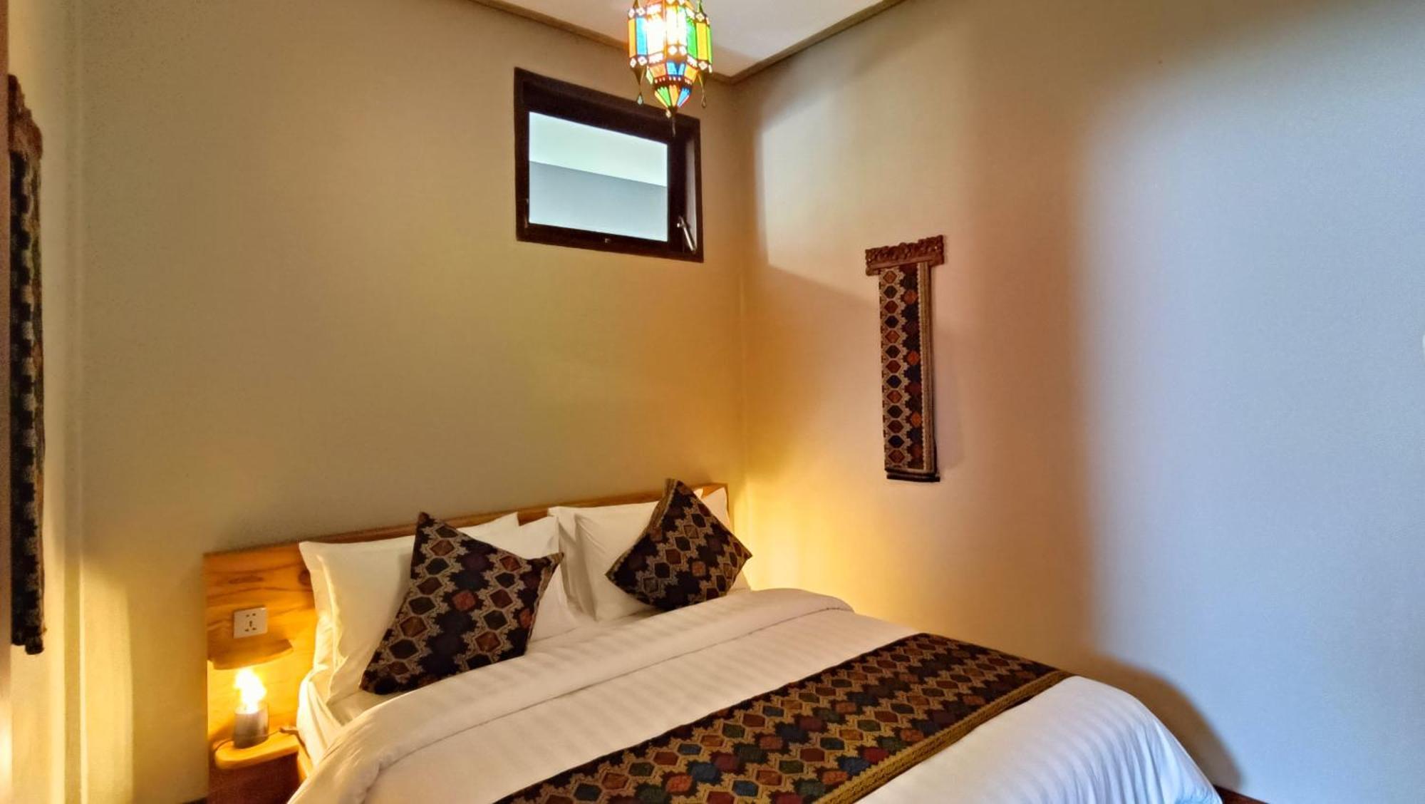 Отель Dalai Tropical Kuta  Экстерьер фото