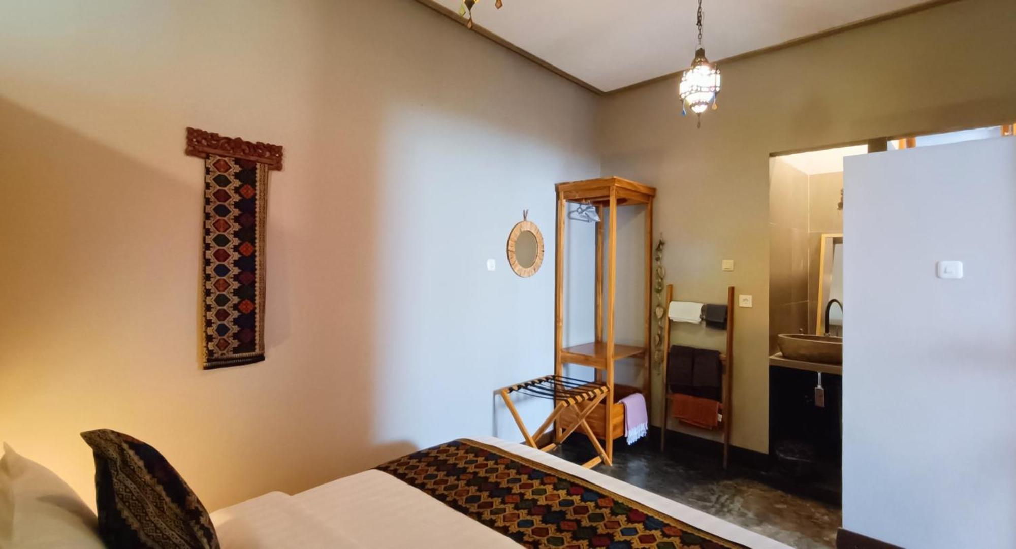 Отель Dalai Tropical Kuta  Экстерьер фото